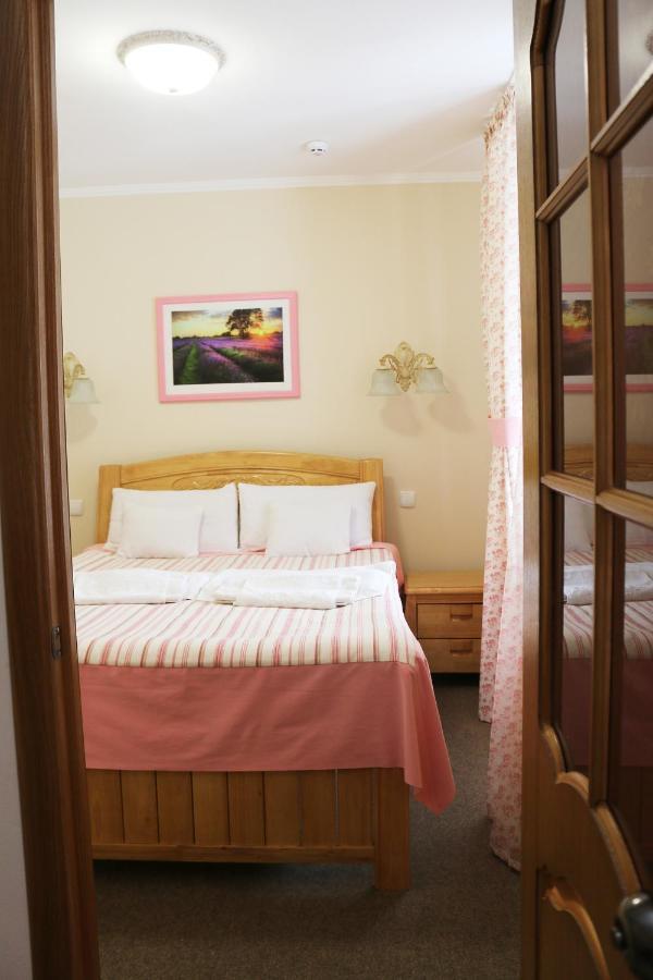 Vitapark Sonyachnyy Provans Satanov Exterior photo